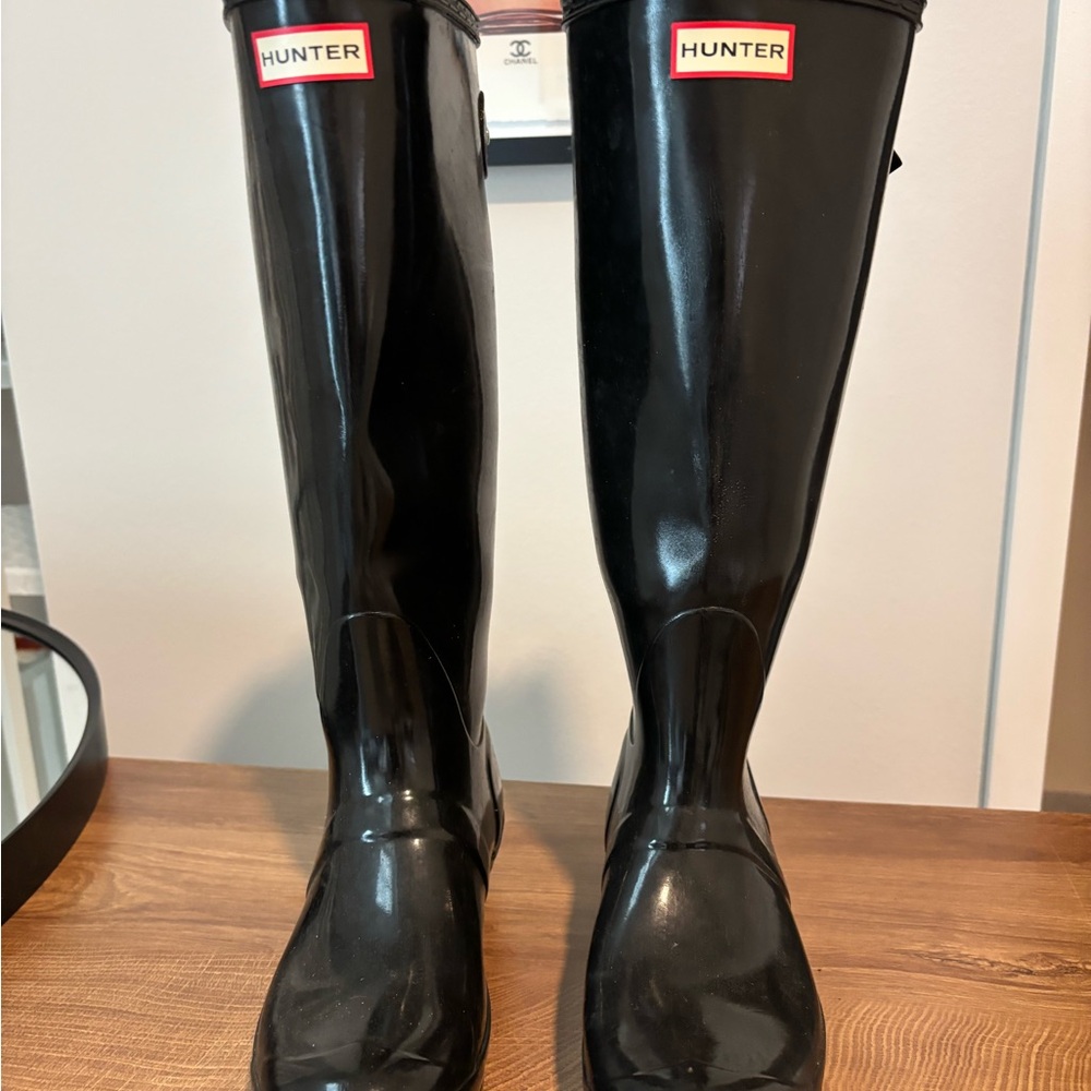 Hunter Black Women's Rain Boots - Picture 2 of 11